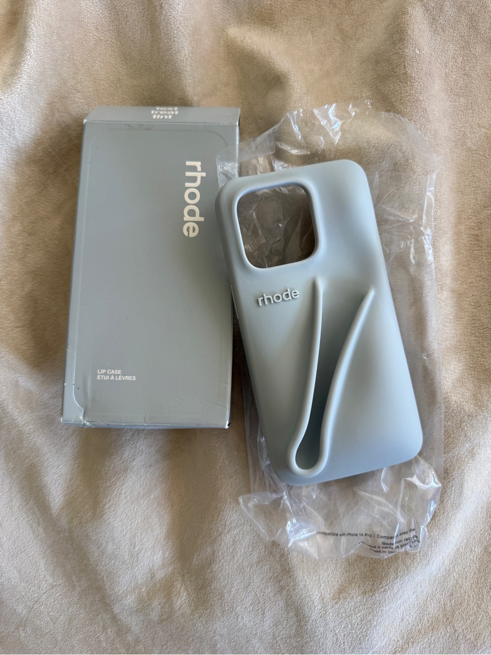 Rhode Silicone iPhone Lip Case in Light Gray - IPhone 14 Pro